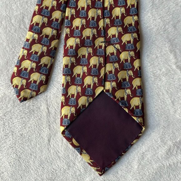 Vintage Jos A Bank Silk Neck Tie Burgundy w Yellow Gold Elephant Novelty Print - Picture 2 of 5